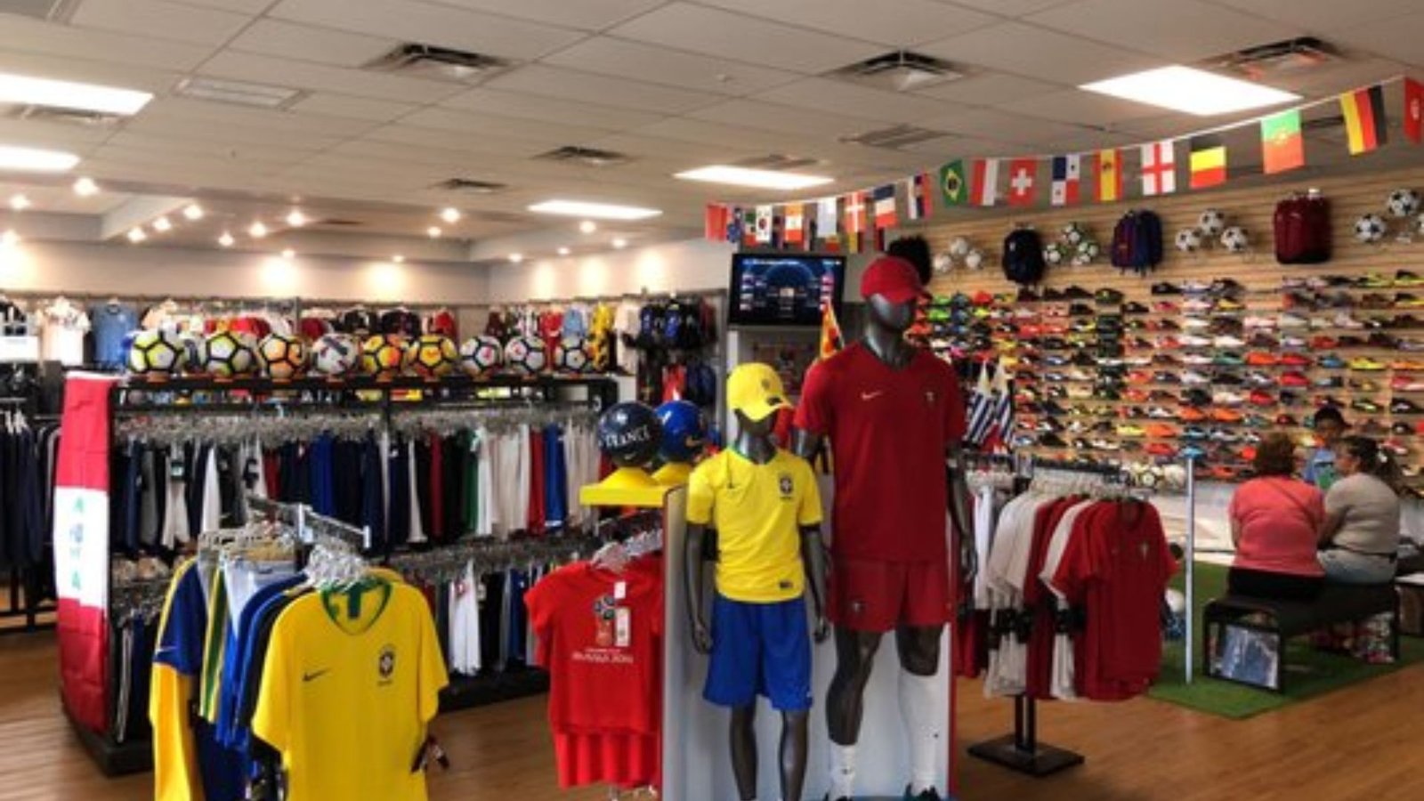 How Can You Find the Best Deals at a Soccer Store?